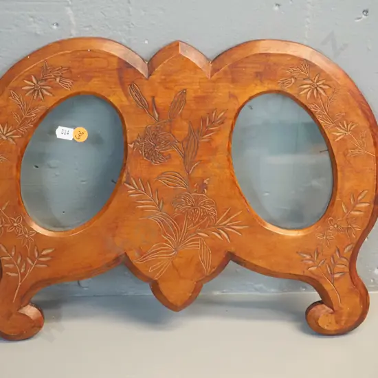 vintage kauri chip-carved wall hanging picture frame with 2 glazed oval openings H-310 W-390