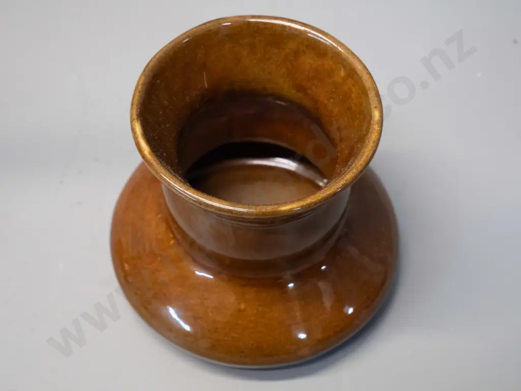 pottery vase, no maker's marks, likely Benhar H-115 D-130 Image 1++