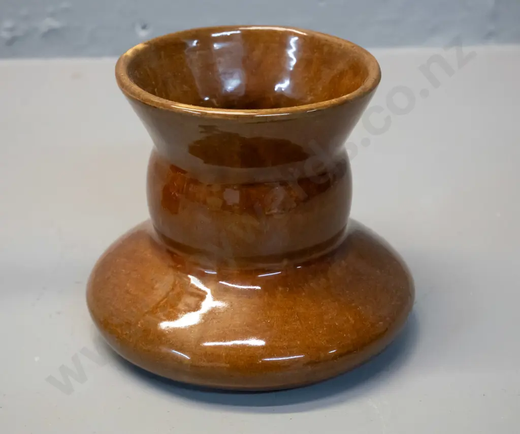 pottery vase, no maker's marks, likely Benhar H-115 D-130 Image 1++