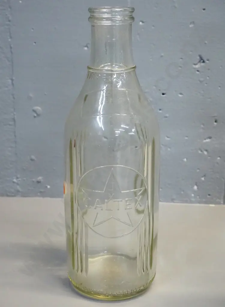 Caltex motor oil quart bottle - squat style H-290 Image 1++