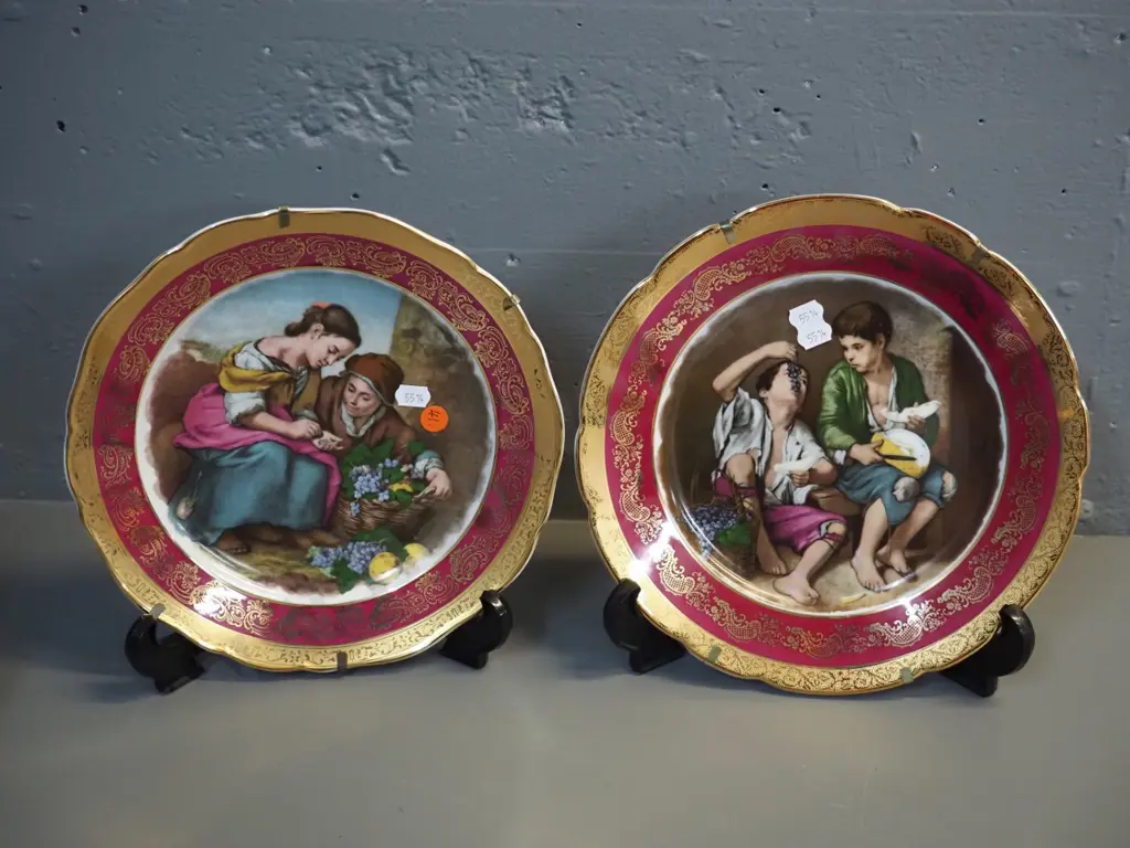 pair of Limoges 'Old Masters' cabinet plates D-260 Image 1++