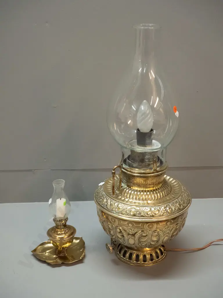 2 vintage brass lamps - Juno USA kerosene lamp converted to electric, with chimney, H-520 D-220, and a small tilting Image 1++