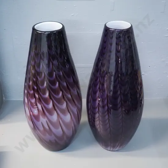 2 large white-lined purple swagged-pattern vases H-450 D-280