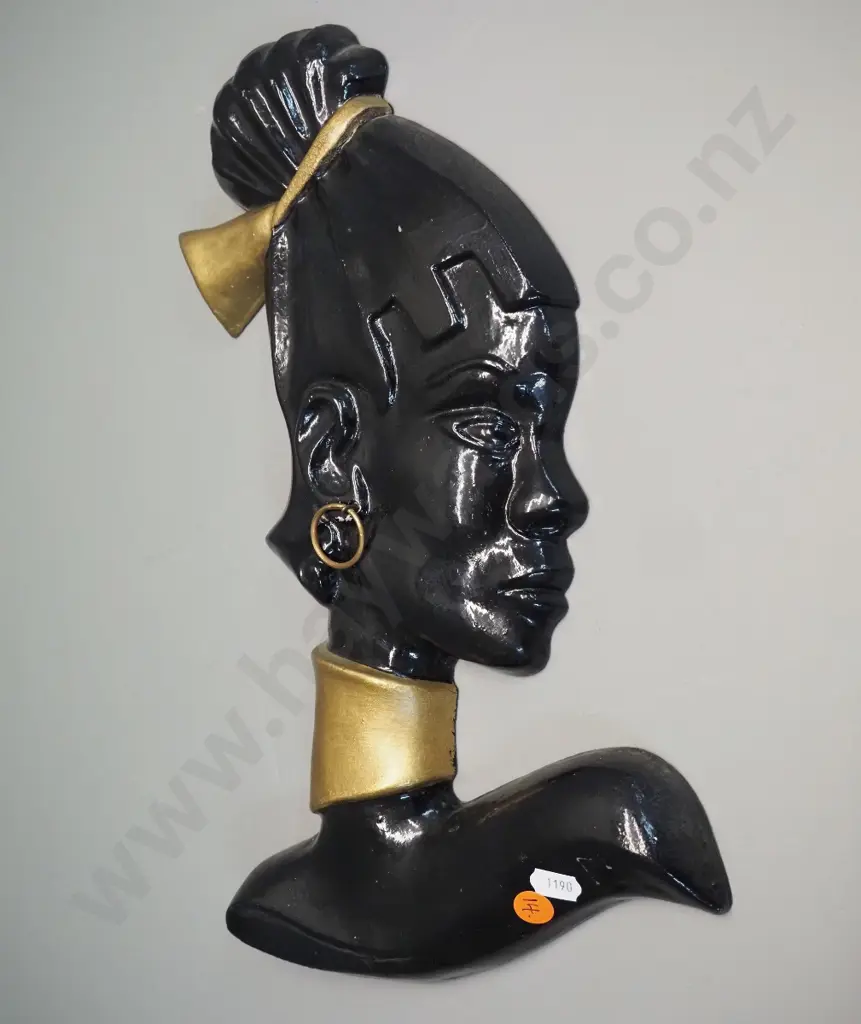 retro painted cast aluminium wall silhouette H-380 W-230 Image 1++