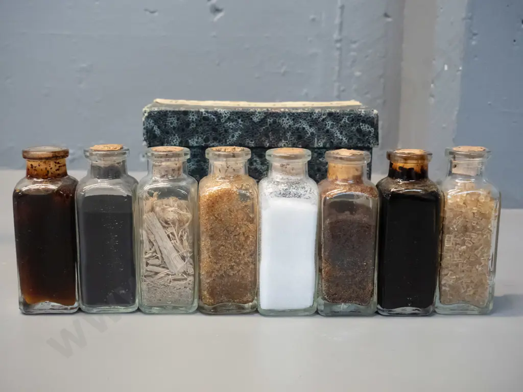 New Zealand Sugar Co. "How Sugar is Made" sample / education set of 6 bottles with box - some wear - each bottle H-100 Image 1++