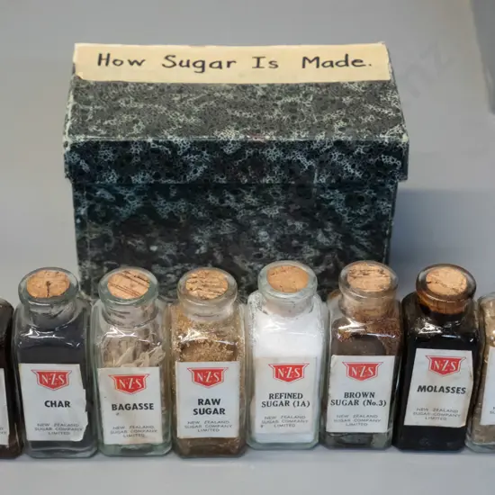 New Zealand Sugar Co. "How Sugar is Made" sample / education set of 6 bottles with box - some wear - each bottle H-100