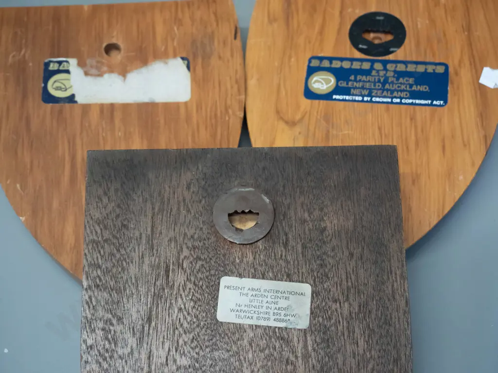 4 military crest timber wall plaques: RNZ Armoured Corp, Irish Guards, Waiouru Warrant Officers H-320 W-220 etc. Image 1++
