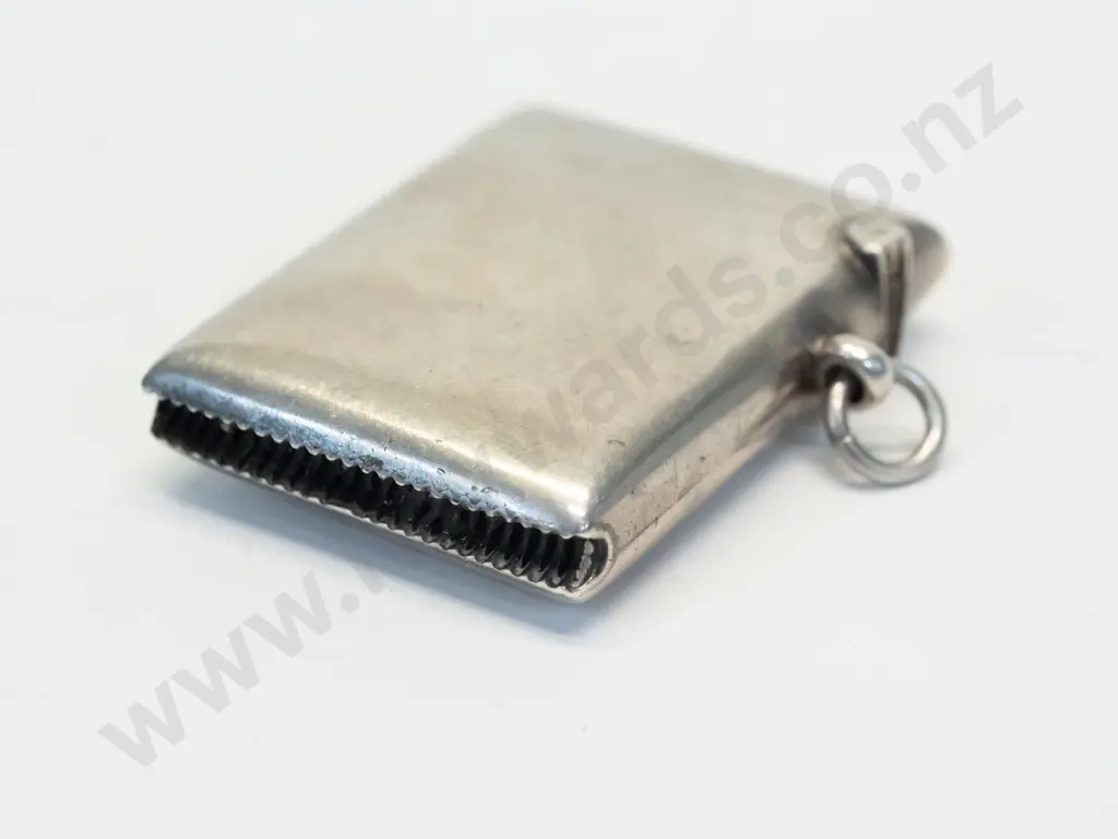 silver vesta case stamped anchor, lion & C Image 1++