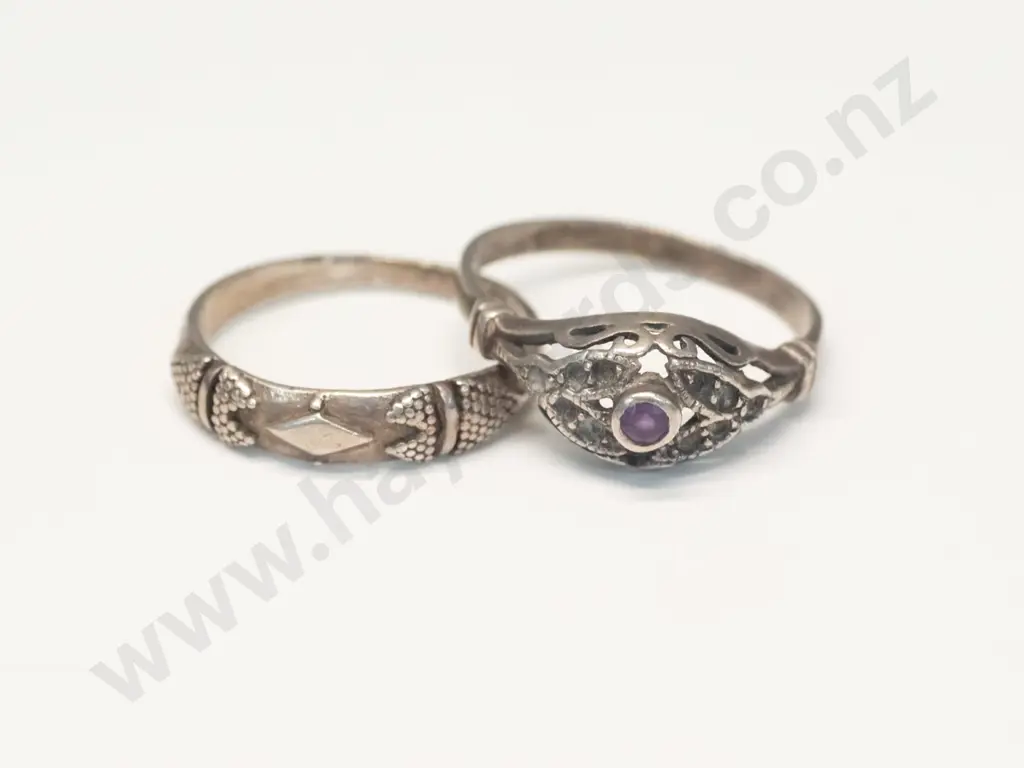 2 silver rings one with small amethyst both stamped 925 Image 1++