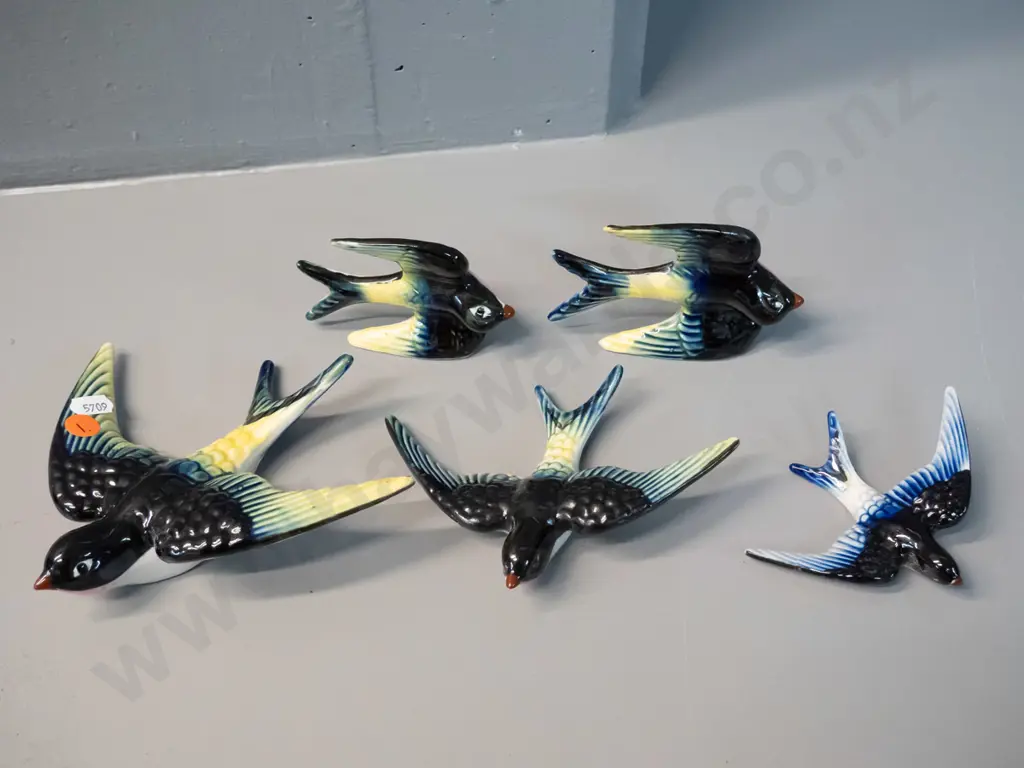 5 assorted swallows, no maker's marks - 3 wall hanging, 2 free-standing - largest is H-160 W-150, smallest has repairs Image 1++