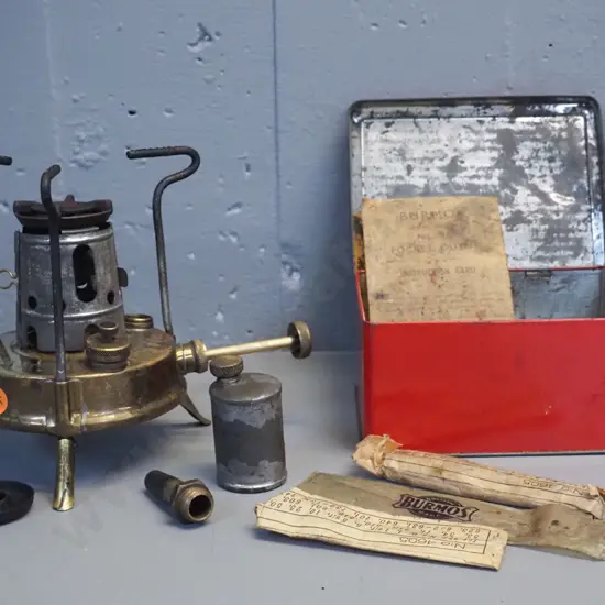 vintage Townson & Coxson Birmingham "Burmos" No. 96 pocket outfit paraffin/kerosene stove in tin