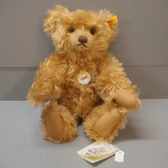 Steiff teddy bear - Steiff Club Classic series, with growler. H-290 sitting