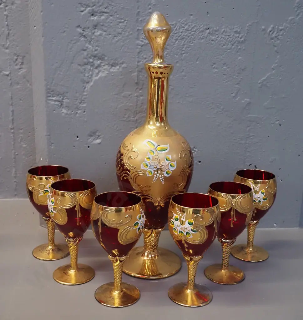 7-piece red Venetian stoppered decanter and 6 glasses H-400, wear to gilt on stopper Image 1++