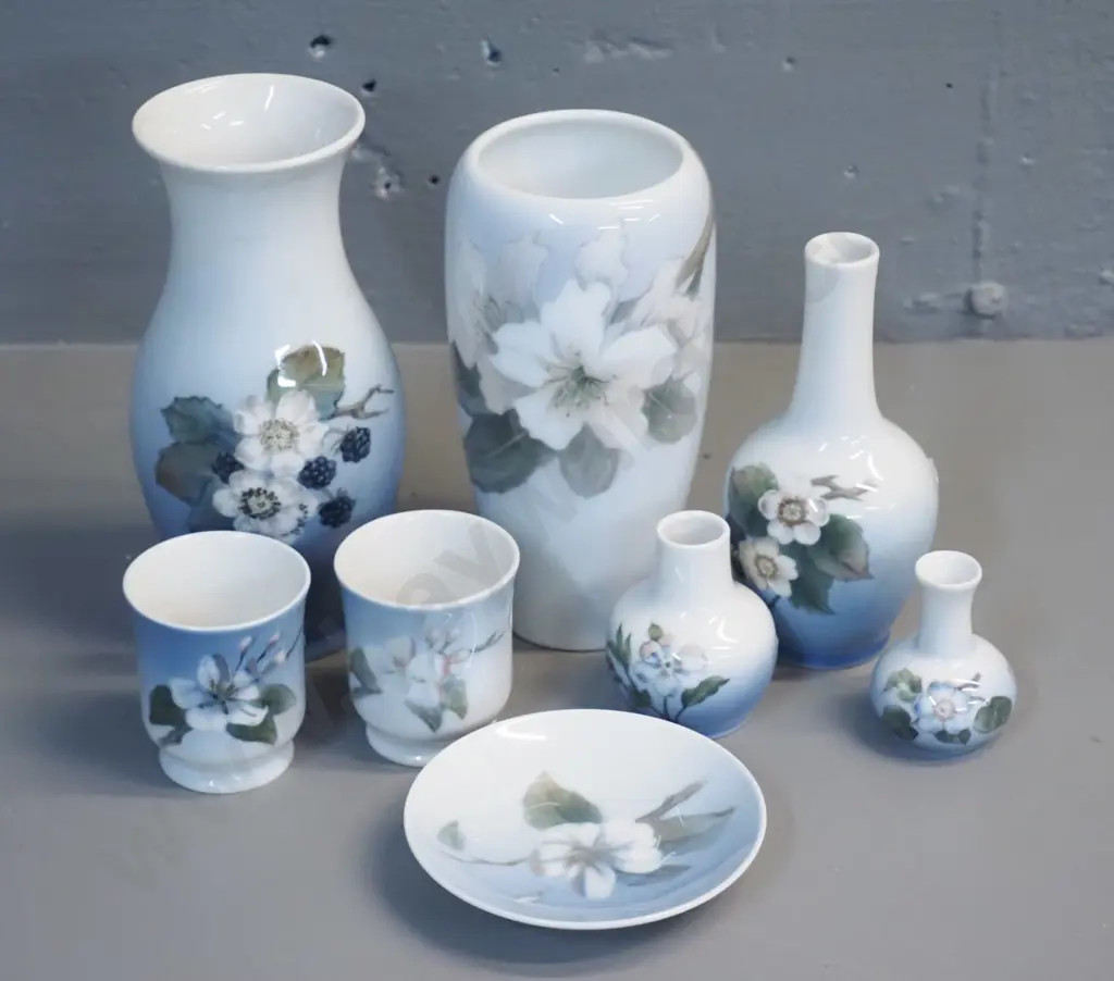 Royal Copenhagen blossom pattern items - 7 vases, largest is H-180, and a pin dish Image 1++