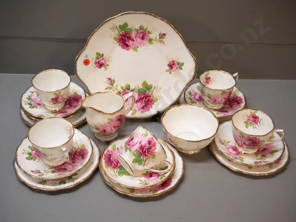 Royal Albert American Beauty 18-piece tea set with 5 trios Image 1++