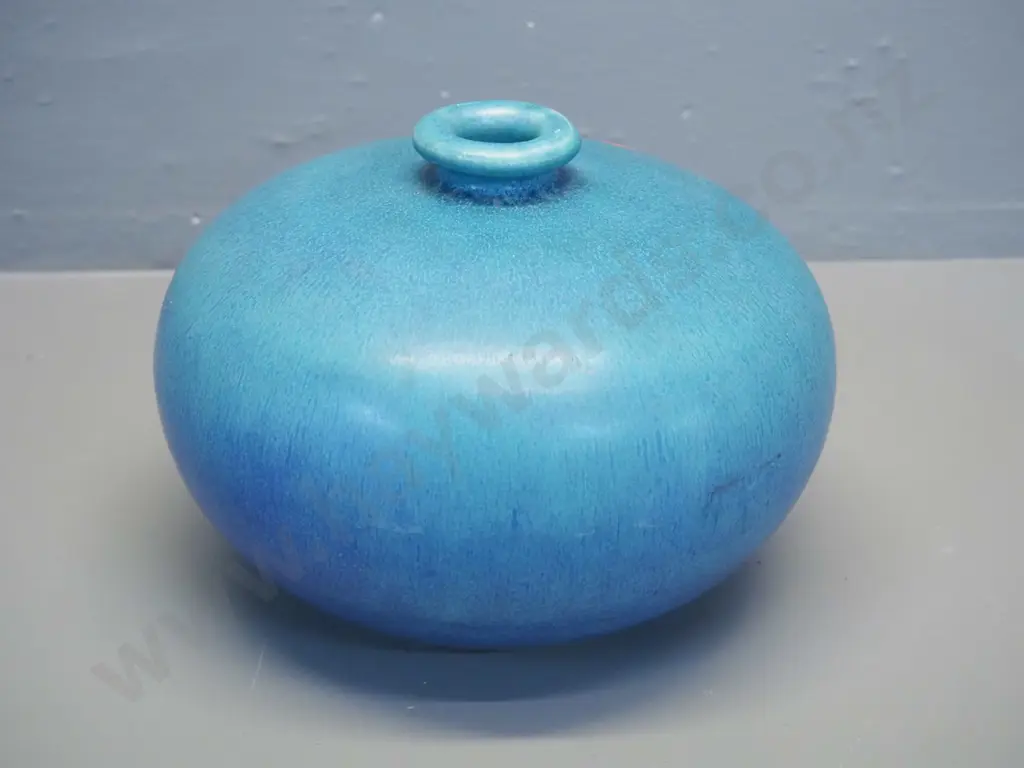 Danny Moorwood studio pottery blue/turquoise narrow-mouth vase H-130 D-190 Image 1++