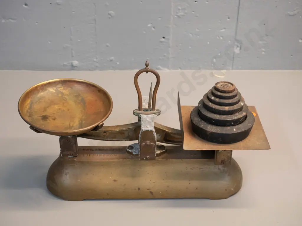 brass balance scales marked WT Avery Birmingham with 5 weights - some verdigris here and there W-360 Image 1++