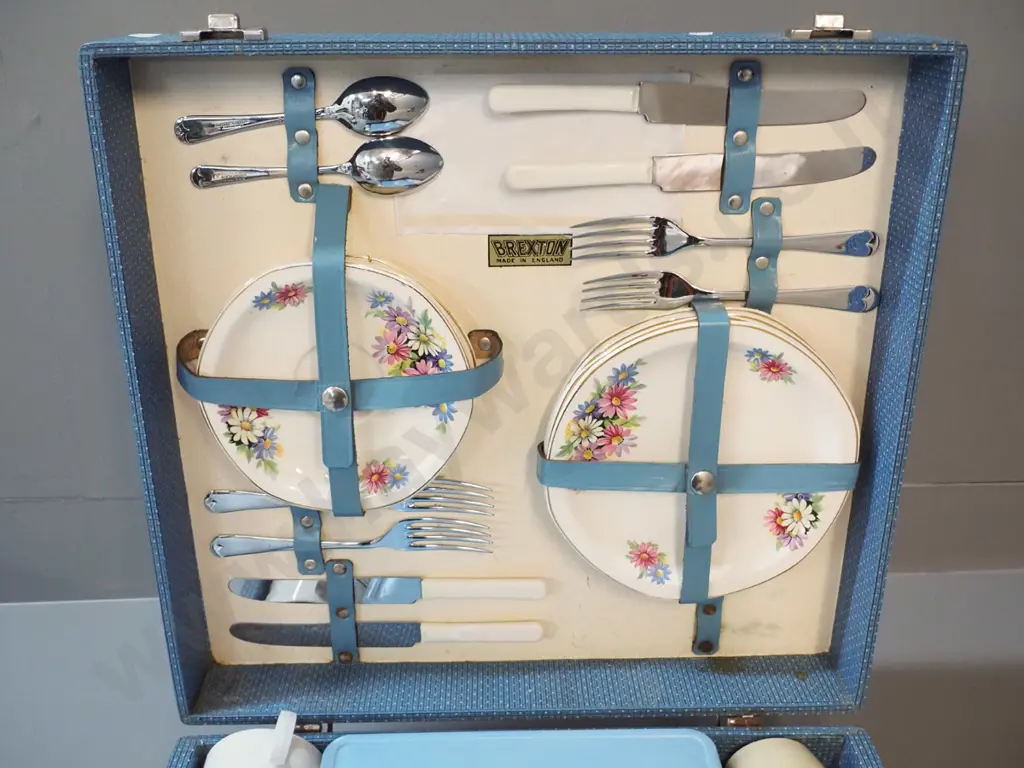 vintage Brexton English picnic set w/4-place china cups & plates (one cup replaced) cutlery, 1 flask, etc. W-400 D-380 Image 1++