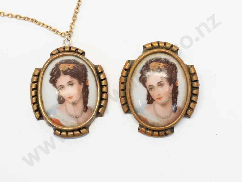 Limoges necklace & brooch Image 1++