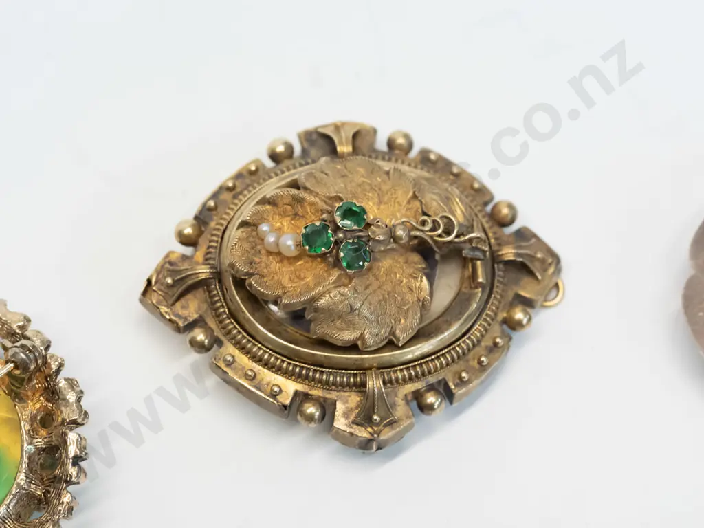 locket brooch & 3 costume brooches Image 1++