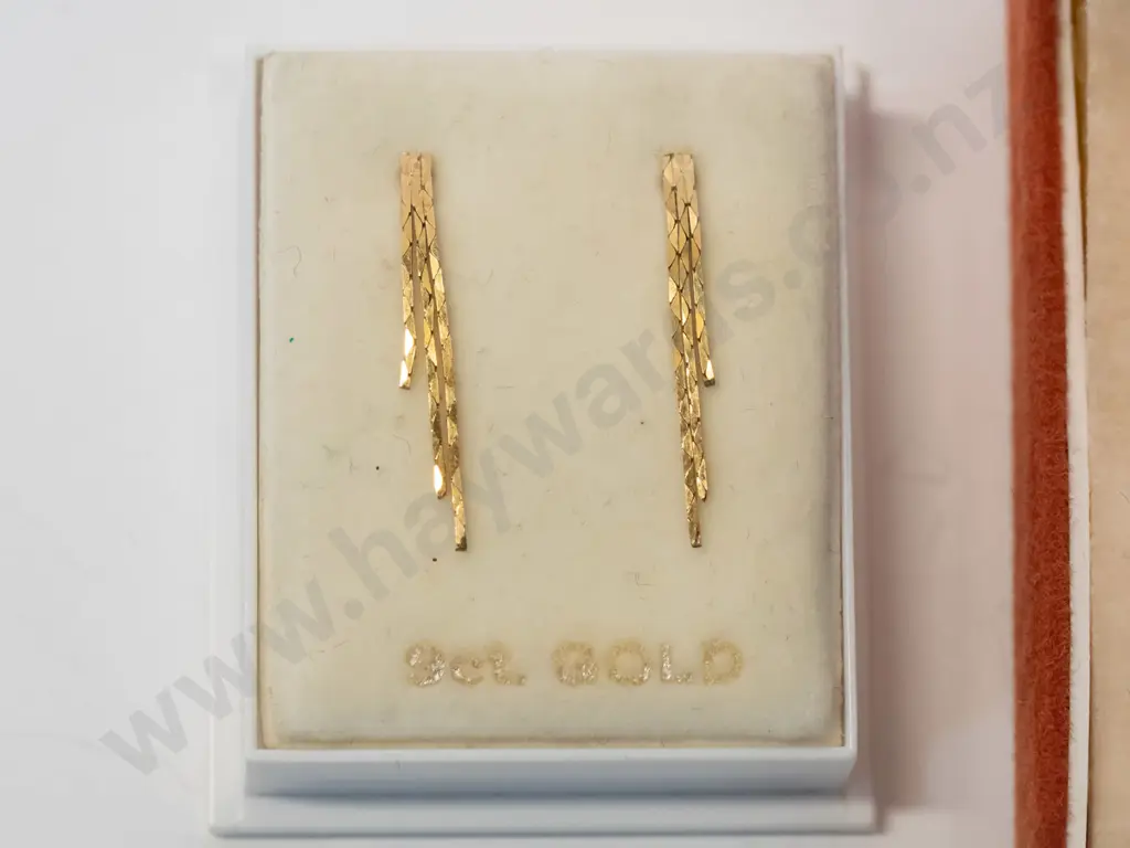 emerald stud earrings & pair gold earring Image 1++