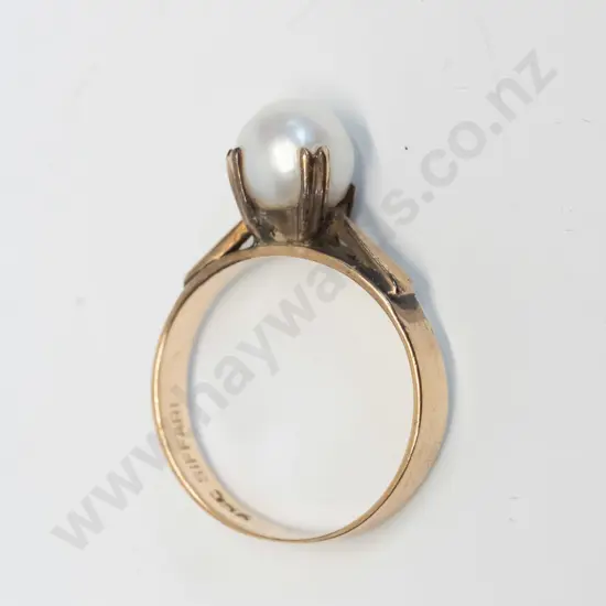 pearl ring stamped 9ct