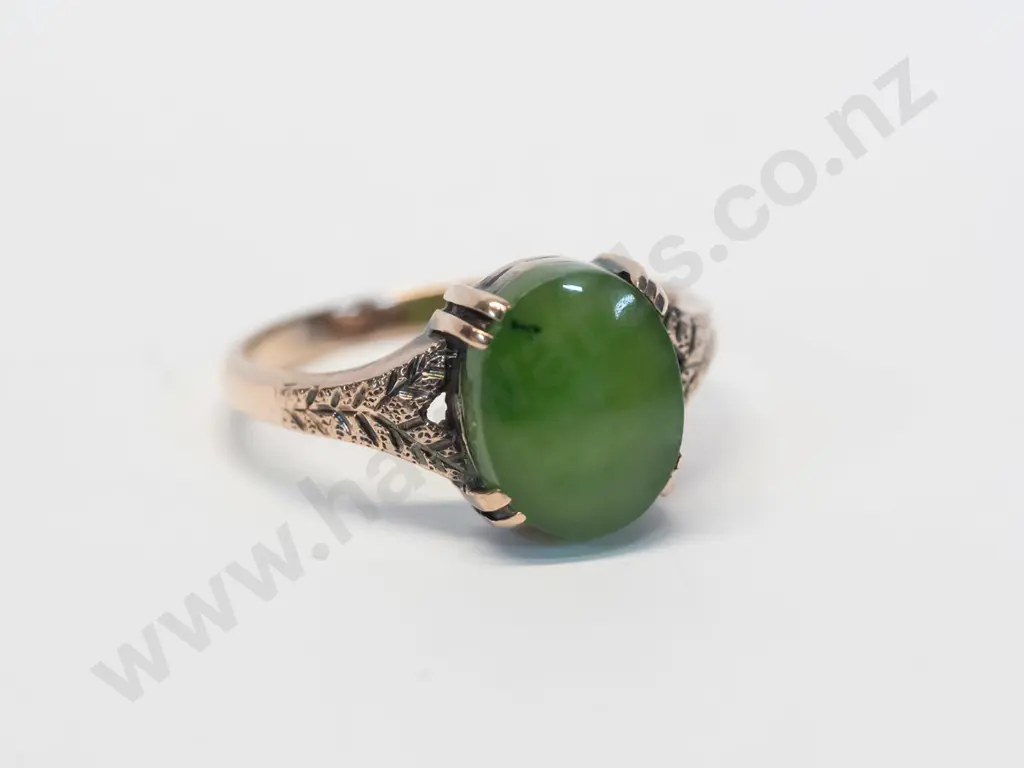 greenstone ring stamped 9ct Image 1++