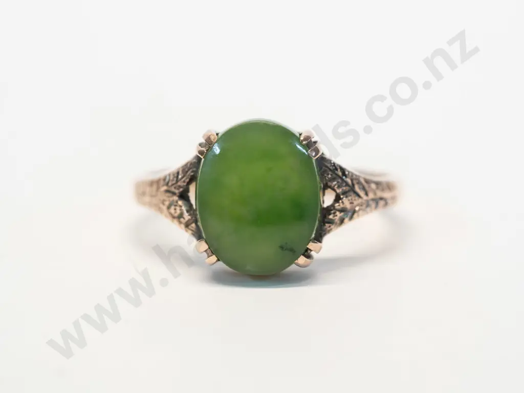 greenstone ring stamped 9ct Image 1++