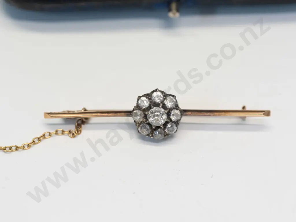 bar brooch with safety chain Image 1++