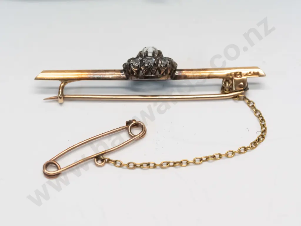 bar brooch with safety chain Image 1++