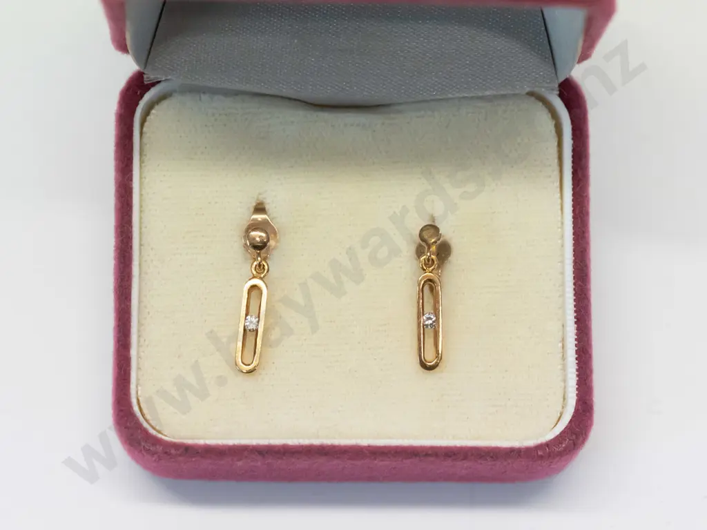 gold earrings stamped 375 Image 1++