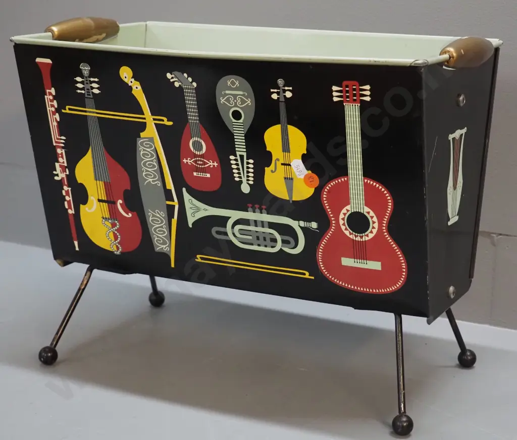 retro painted tin magazine stand with musical motifs - some chips to paint & to finish on wooden handles H340 W430 D240 Image 1++