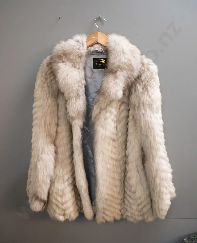 herringbone patterned fur jacket with Golden Swallow Peking label Image 1++