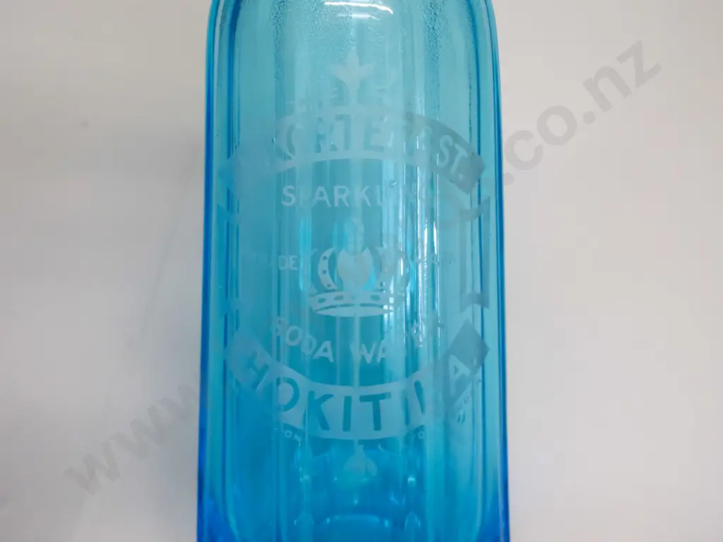 turquoise glass soda syphon bottle marked H. Kortegast Hokitika / maker Mayo London H-320 Image 1++