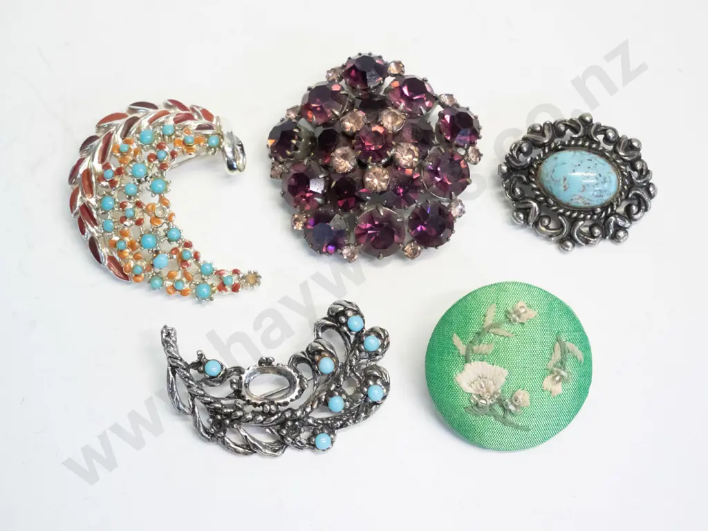 5 pairs of costume brooches Image 1++