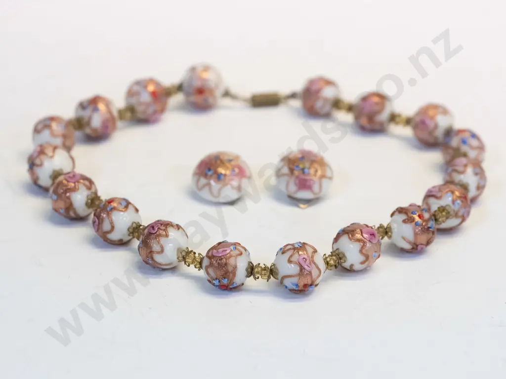 beaded necklace & matching earrings [clip on] Image 1++