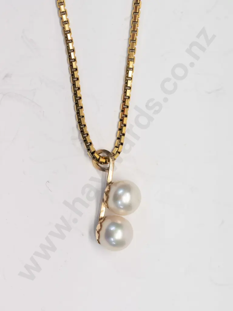 gold necklace with 2 cultured pearls chain stamped 375 Image 1++