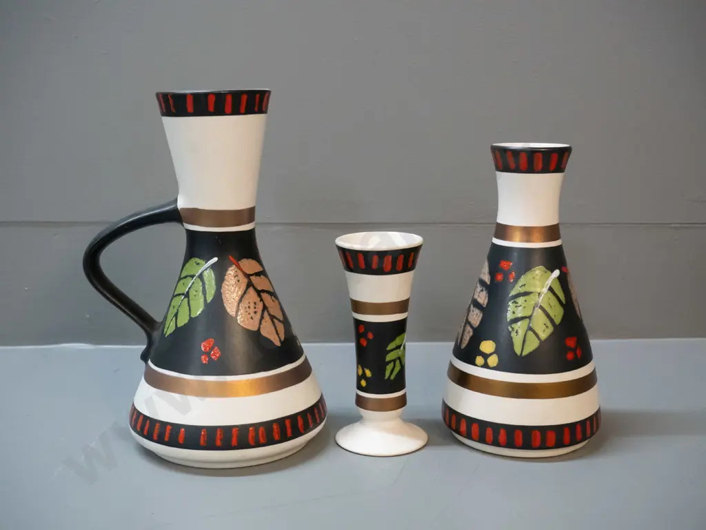 3 German pottery vases in same leaf pattern - one is handled H-215 W-150 Image 1++