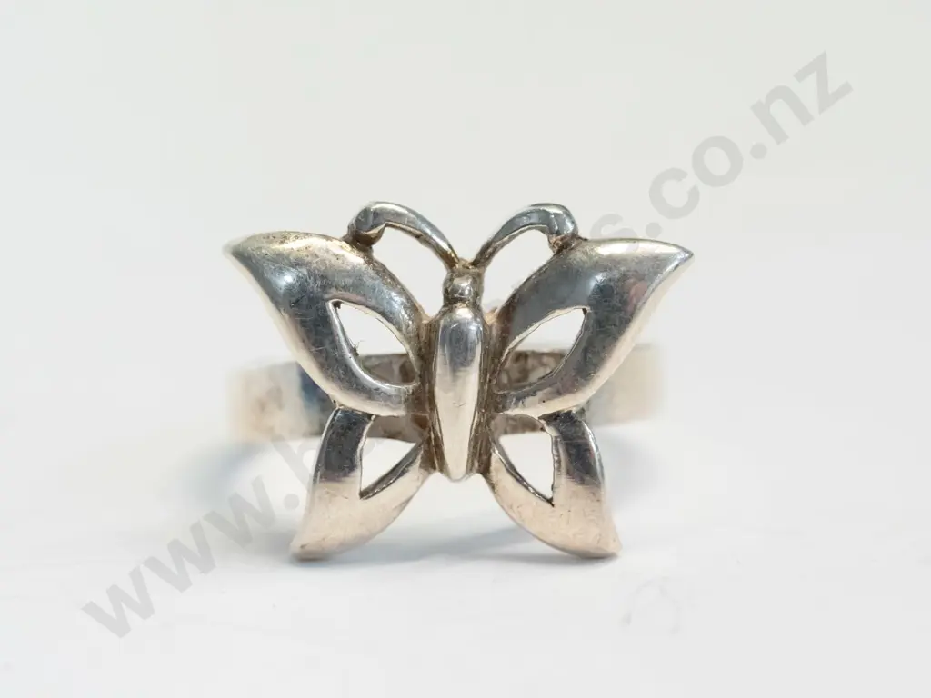 silver ring with butterfly stamped 925 Image 1++