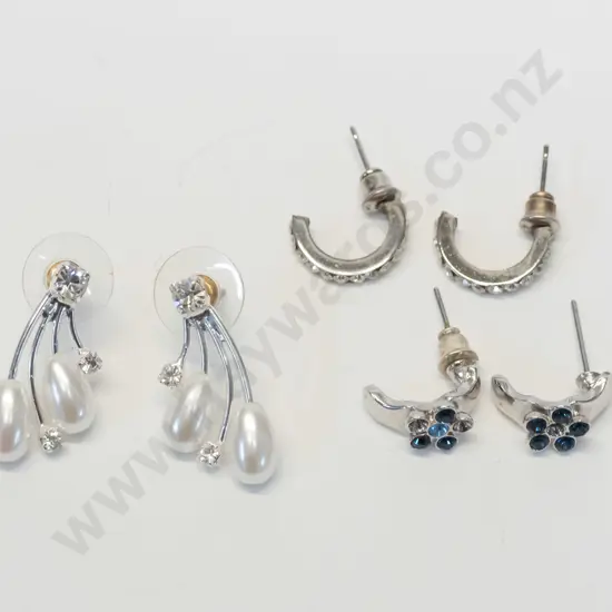 3 pairs of earrings