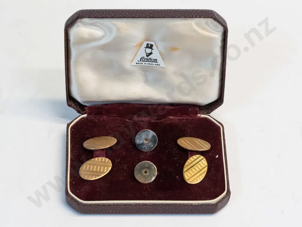cased pair of cufflnks Image 1++