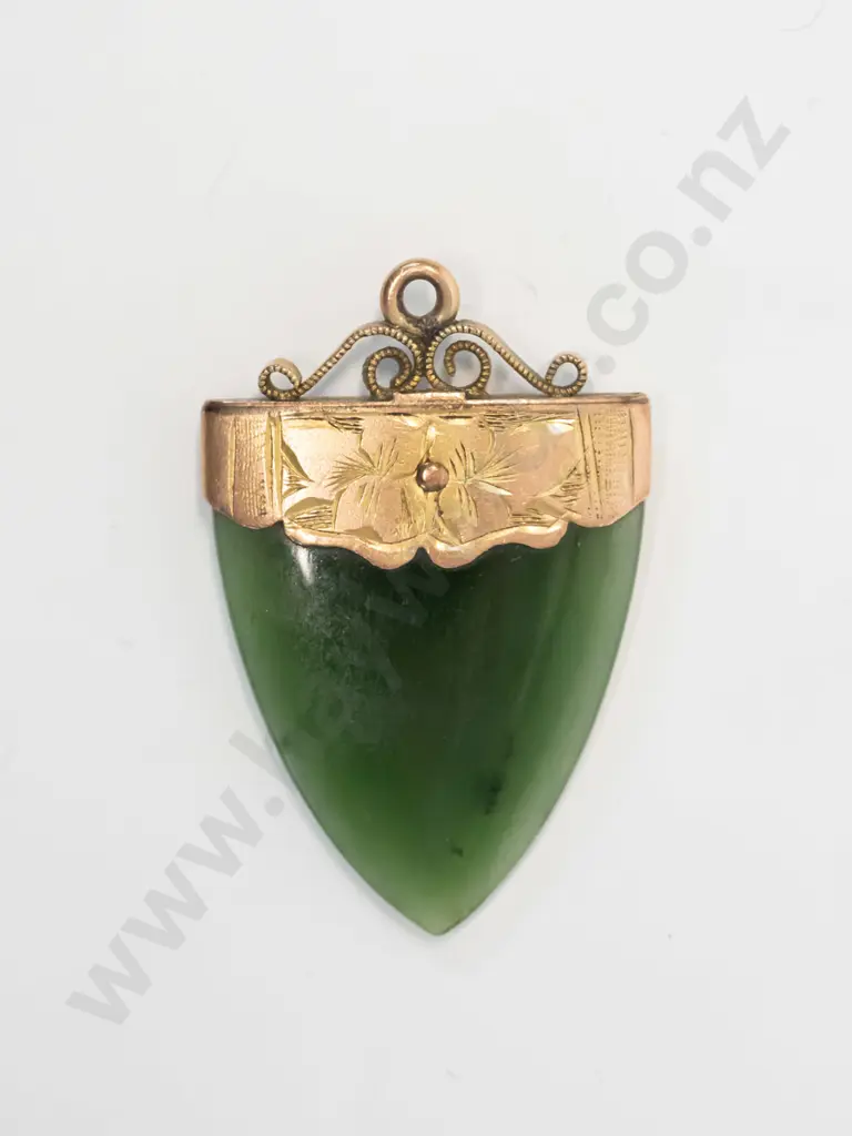 greenstone pendant stamped 9ct no chain Image 1++