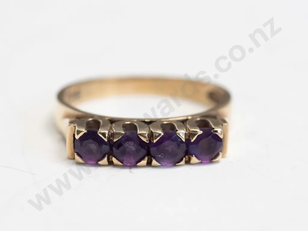 amethyst dress ring stamped 9ct Image 1++
