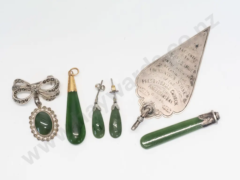 greentstone pendant [no chain], earrings, brooch & sm greenstone handle commentative ladle - Presbytarian Andersons Bay Image 1++