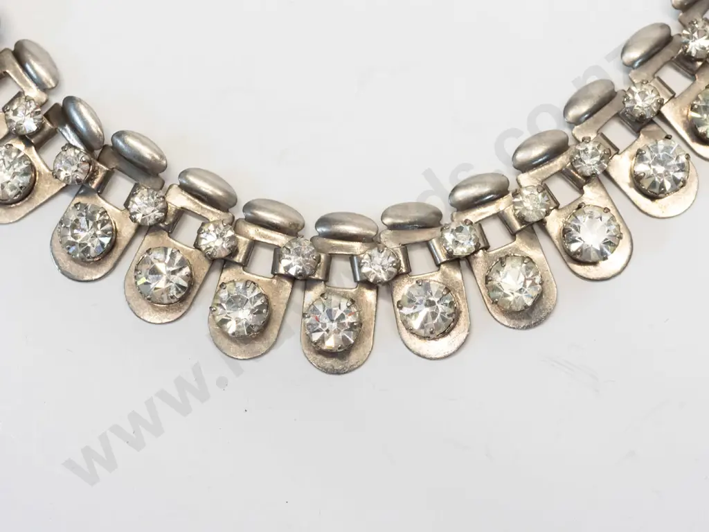 costume necklace Image 1++