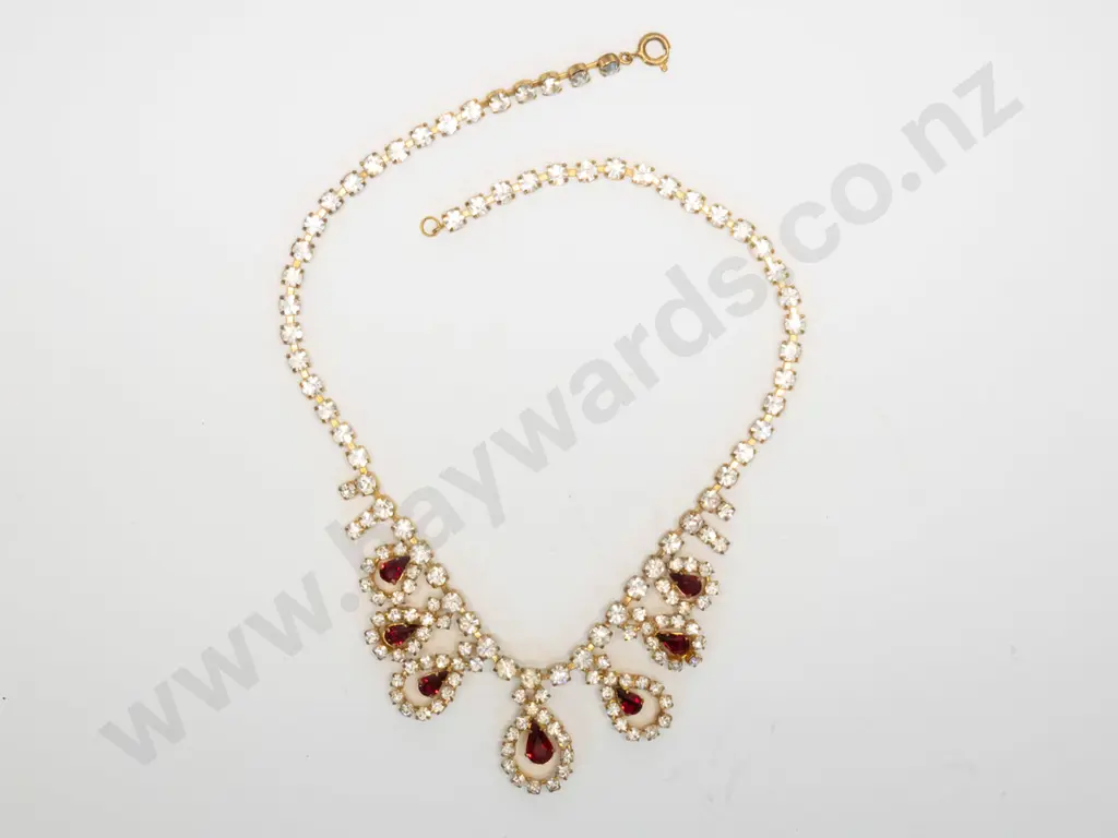 costume necklace Image 1++