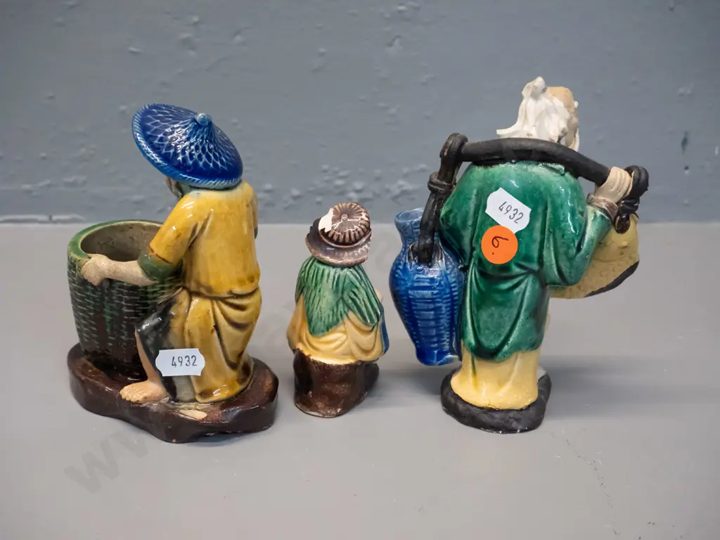 3 Chinese "mud" porcelain figures - smallest one has damage - largest is H-140 Image 1++