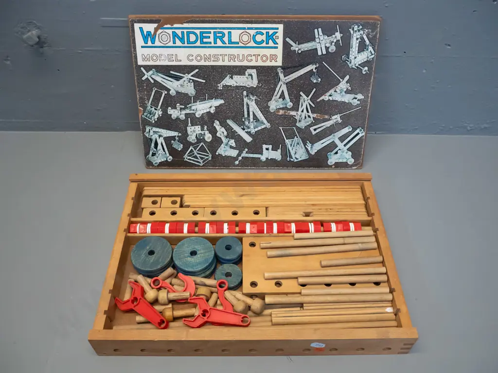 vintage Wonderlock / Brilock New Zealand construction toy set in wooden case H45 L375 W265 Image 1++