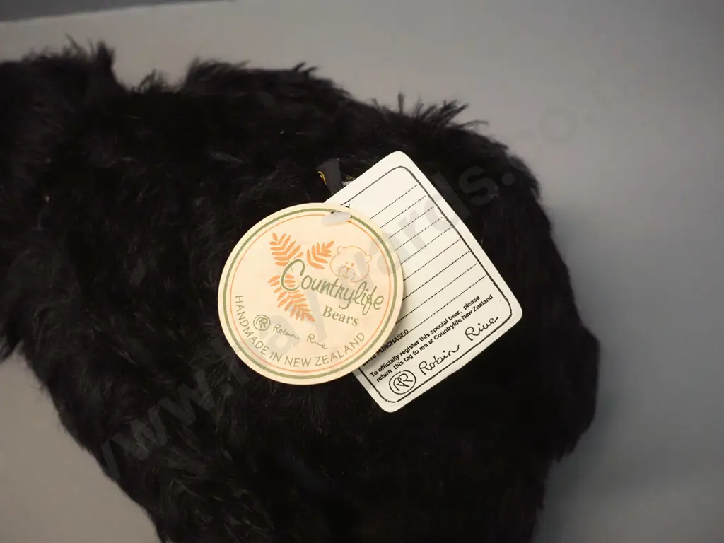 Robin Rive teddy bear - "Licorice" - limited edition of 300. H-300 sitting down Image 1++
