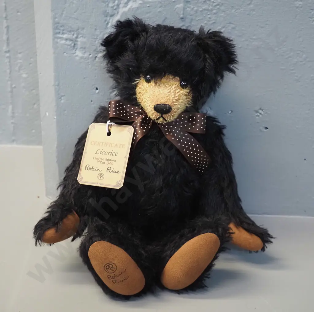 Robin Rive teddy bear - "Licorice" - limited edition of 300. H-300 sitting down Image 1++